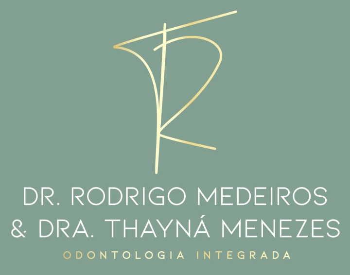 Logotipo oficial: Dr. Rodrigo Medeiros e Dra. Thayná Menezes, Odontologia Integrada